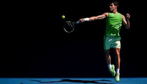 抢庄牛牛策略：什么时候该叫4倍庄，什么时候该弃庄？（抢庄牛牛攻略：何时四倍抢庄，何时放弃抢庄？）